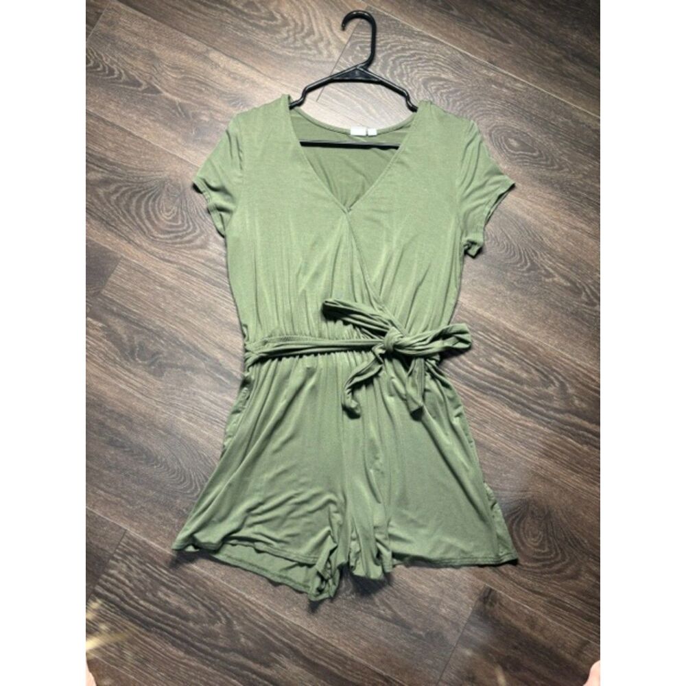 GAP Women’s Small Sage Green Wrap Front Romper Tie Waist Short Sleeve